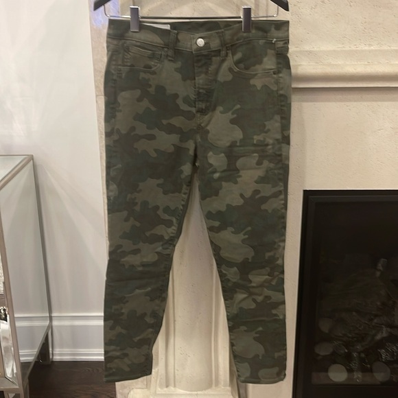 Gap Camo true skinny ankle high rise. Never worn. Size 31/12 regular - Picture 1 of 4